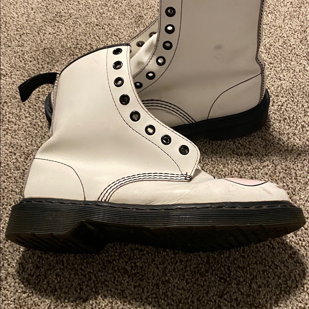 Dr. Martens Cartoon Network White Boots with Black Trim - Picture 11 of 17